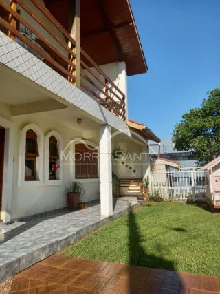 Foto da varanda de uma residência em Lajeado, Brasil, mostrando a área externa.