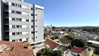 Vista da fachada de um prédio residencial em Lajeado, Brasil.