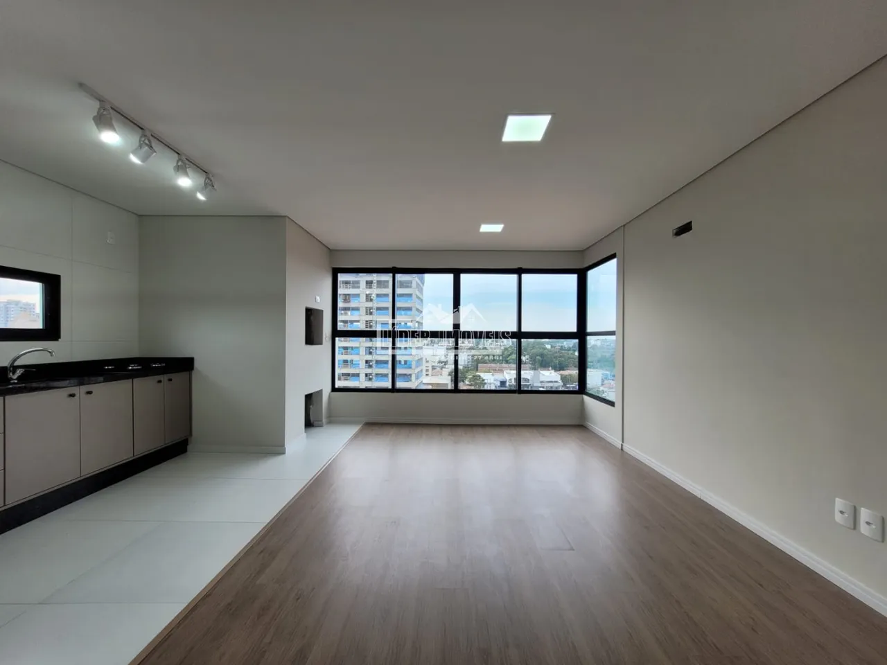 Apartamento com 2 dormitórios, foto 1