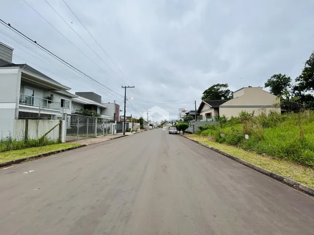 Vista da rua com residências em Lajeado, Brasil.