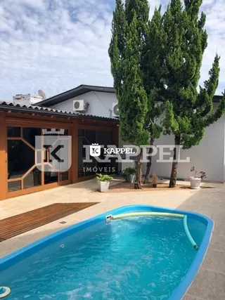 Foto da piscina externa de uma propriedade em Lajeado.