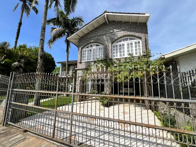 Casa com 5 dormitórios