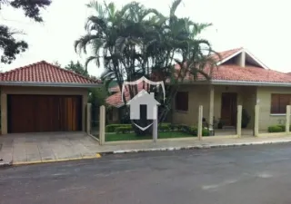 Casa com 4 dormitórios, foto 1
