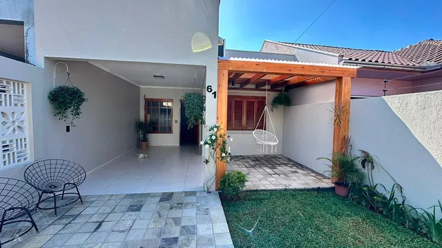 Casa geminada com 2 dormitórios