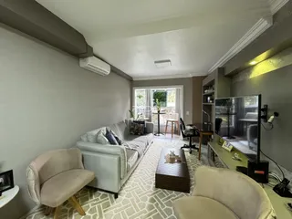 Foto da sala de estar de um imóvel em Lajeado, Brasil.