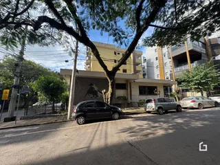 Vista da fachada de um imóvel residencial na rua em Lajeado.