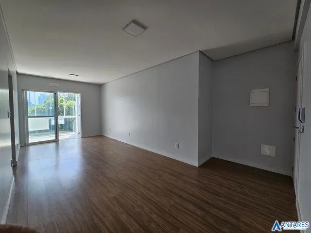 Apartamento com 2 dormitórios, foto 2