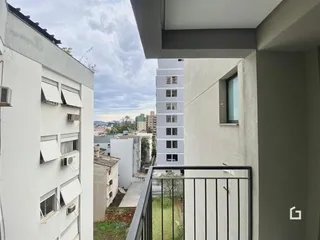 Vista da fachada de um prédio residencial em Lajeado, Brasil.