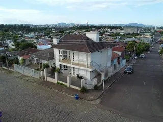 Casa com 8 dormitórios, foto 2