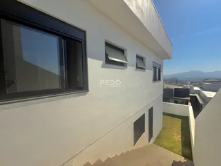 Fachada moderna de uma residência em Lajeado, Brasil.