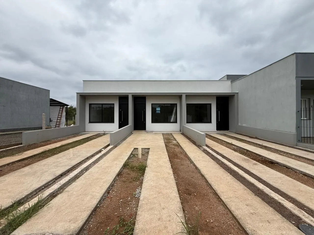Casa geminada com 2 dormitórios, foto 1