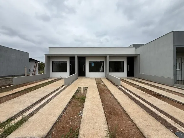 Casa geminada com 2 dormitórios