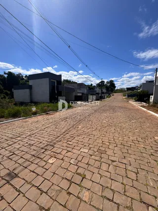 Vista da fachada de casas em Lajeado, Brasil.