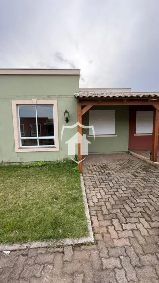Casa geminada com 2 dormitórios