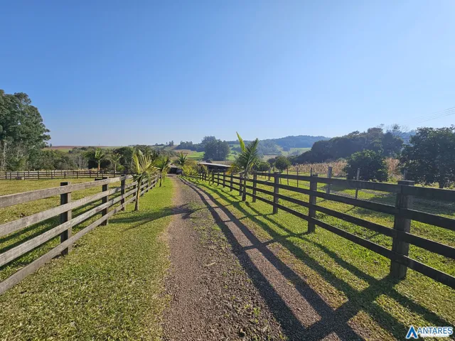 Área rural com 2 dormitórios