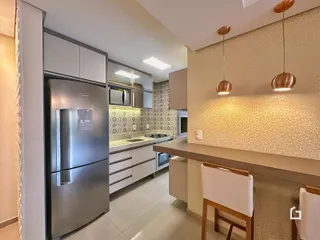 Vista da cozinha e área de jantar de um imóvel em Lajeado, Brasil.