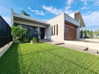 Casa com 4 dormitórios, foto 1