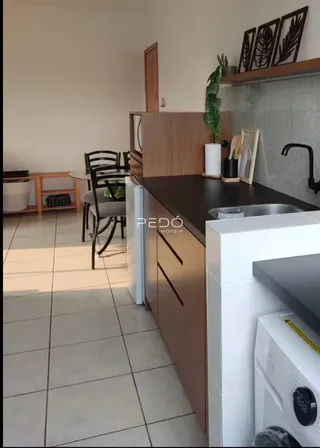 Vista da cozinha e sala de jantar de um imóvel em Lajeado, Brasil.