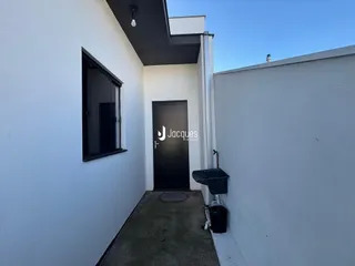 Fachada lateral de uma residência em Lajeado, Brasil.