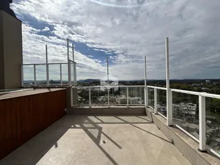 Vista da varanda com vista para a paisagem urbana de Lajeado.