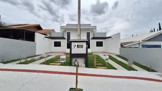 Fachada moderna de uma residência em Lajeado, Brasil.