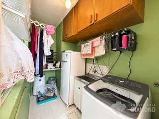 Foto de uma área de serviço e cozinha em um imóvel em Lajeado.
