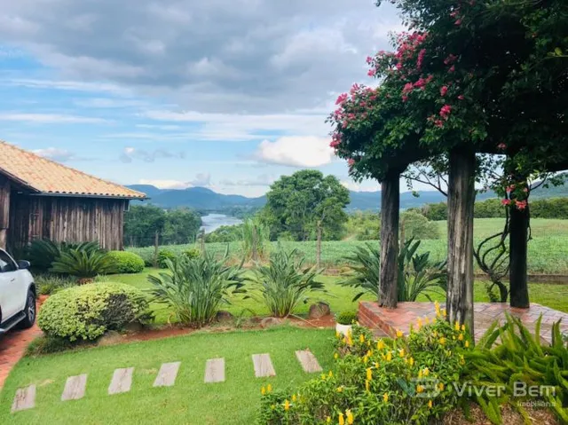Área rural com 5 dormitórios