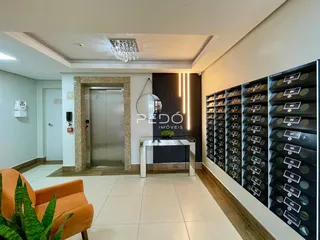 Hall de entrada moderno de um imóvel em Lajeado, Brasil.