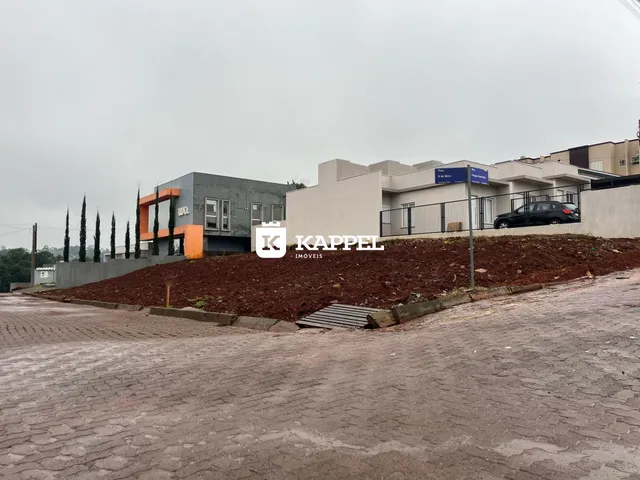 Fachada de uma residência moderna em Lajeado, Brasil.