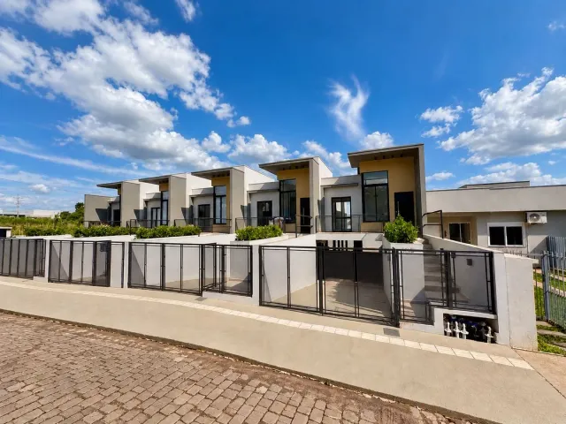 Casa geminada com 2 dormitórios