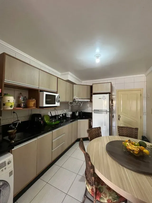 Apartamento com 3 dormitórios, foto 2