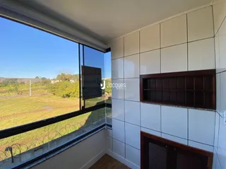 Vista externa de uma propriedade em Lajeado, Brasil através de uma janela.