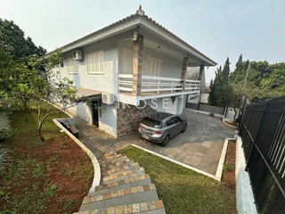 Casa com 4 dormitórios, foto 1