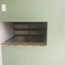 Nicho embutido na parede.
