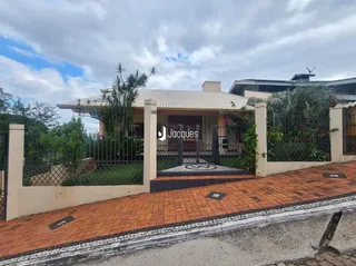 Casa com 5 dormitórios, foto 1