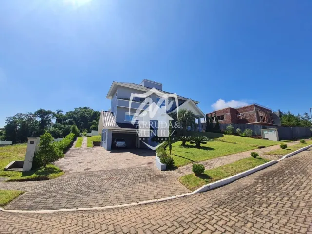 Casa com 4 dormitórios