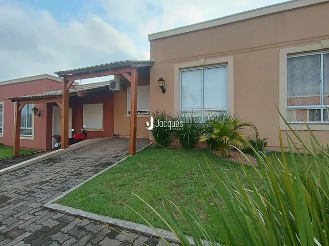 Casa geminada com 2 dormitórios