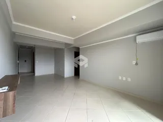 Corredor interno de uma residência em Lajeado, Brasil.