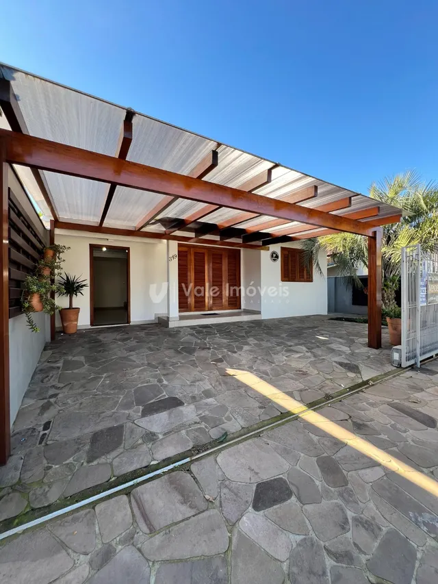 Casa com 4 dormitórios