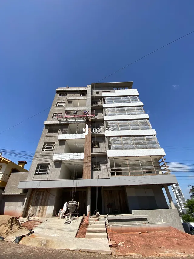 Fachada de um prédio residencial em construção em Lajeado.