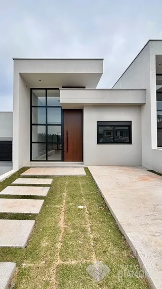 A fachada moderna de uma residência em Lajeado, Brasil.