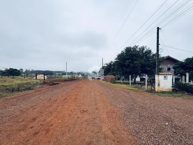 Vista da estrada de terra que leva à propriedade em Lajeado, Brasil.