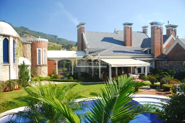 Casa com 8 dormitórios, foto 2