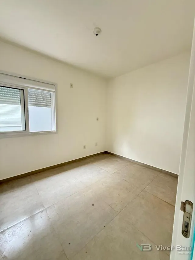 Casa geminada com 2 dormitórios