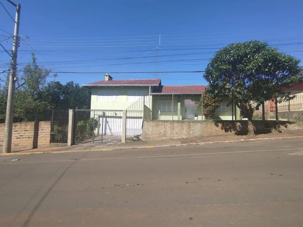 Casa com 4 dormitórios, foto 1