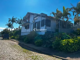 Casa com 4 dormitórios, foto 1