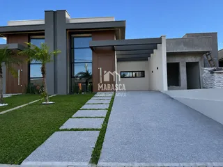 Casa geminada com 3 dormitórios, foto 1