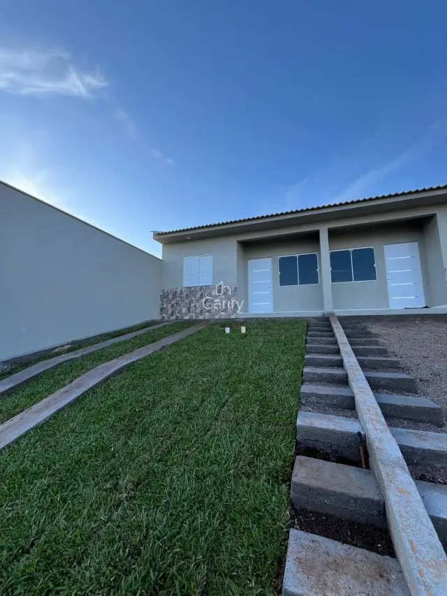 Casa geminada com 2 dormitórios