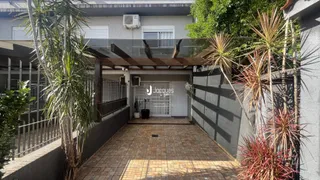 Foto da fachada de uma residência em Lajeado, Brasil.