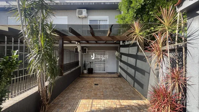 Foto da fachada de uma residência em Lajeado, Brasil.